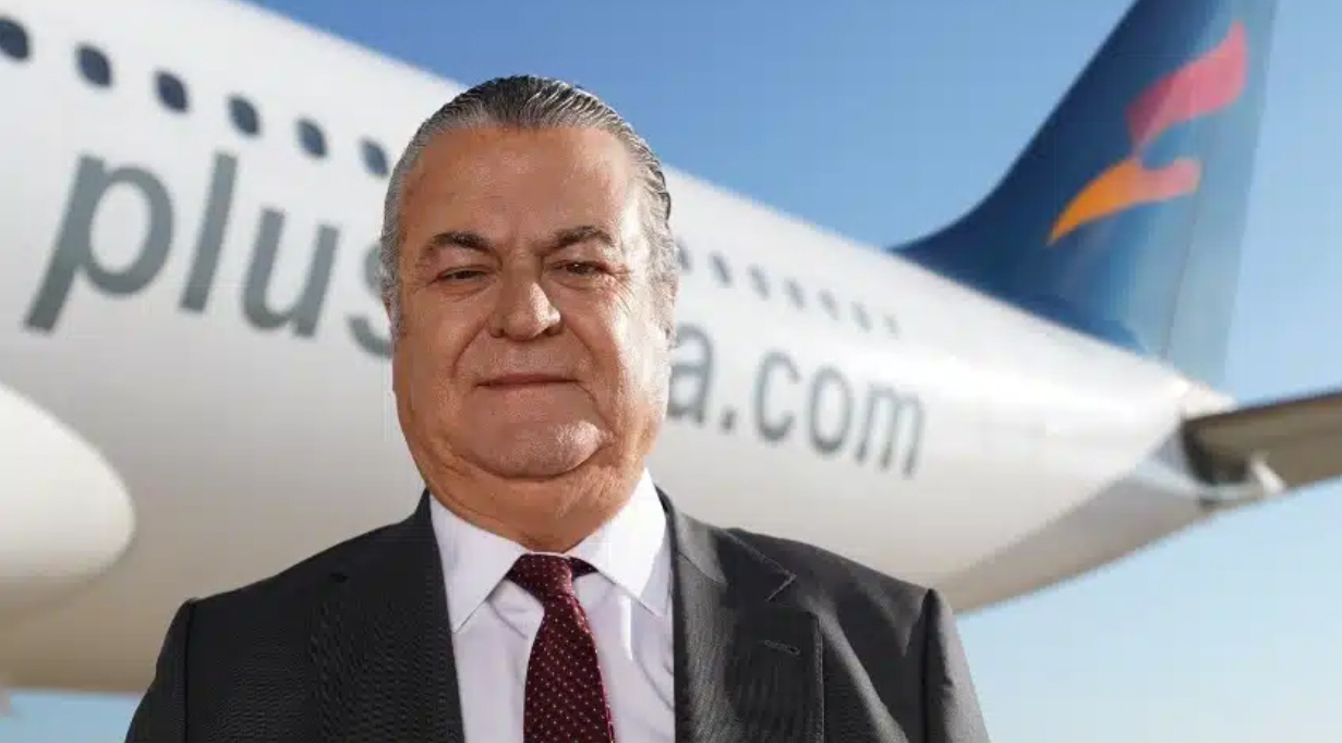 J. Martínez,de Plus Ultra.