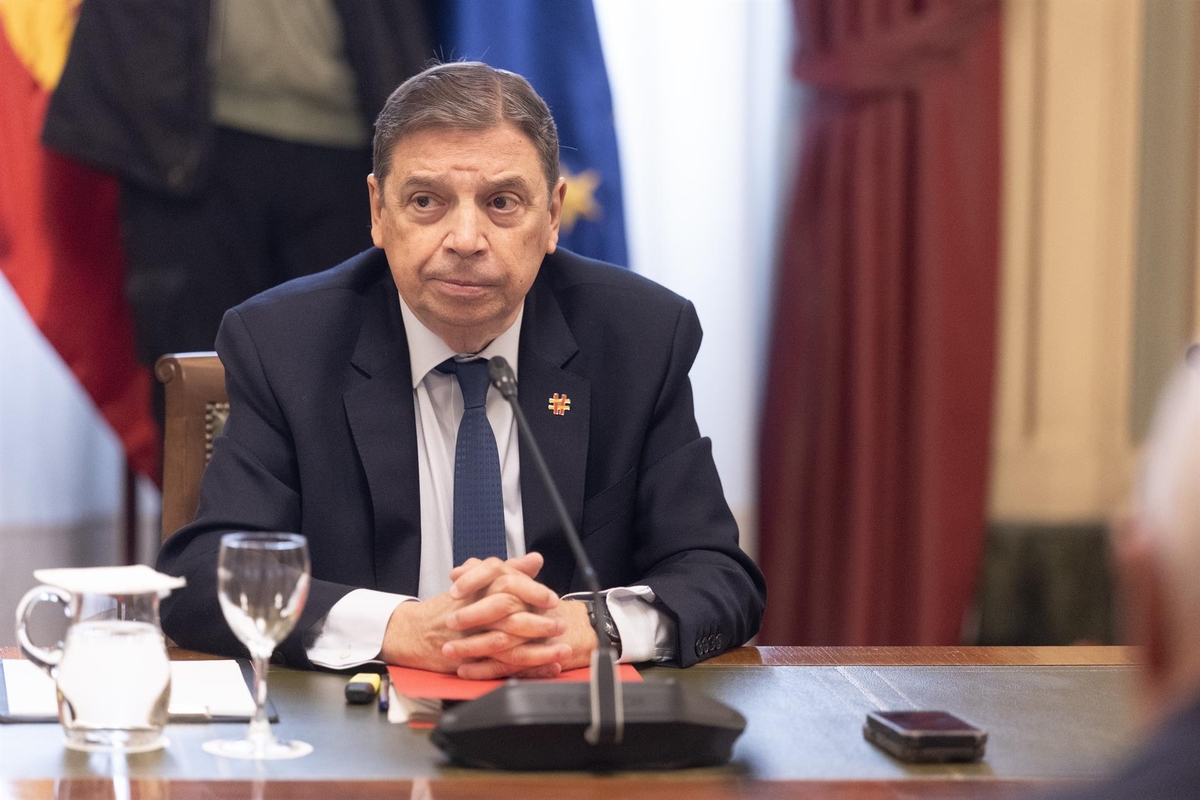 El ministro de Agricultura y