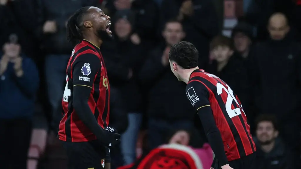 Semenyo celebra un gol con el Bournemouth.