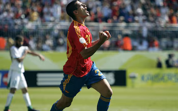 Juanito celebrando el gol frente
