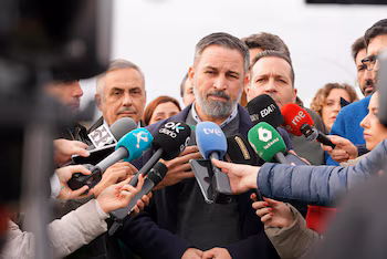 Abascal respondiendo a los medios