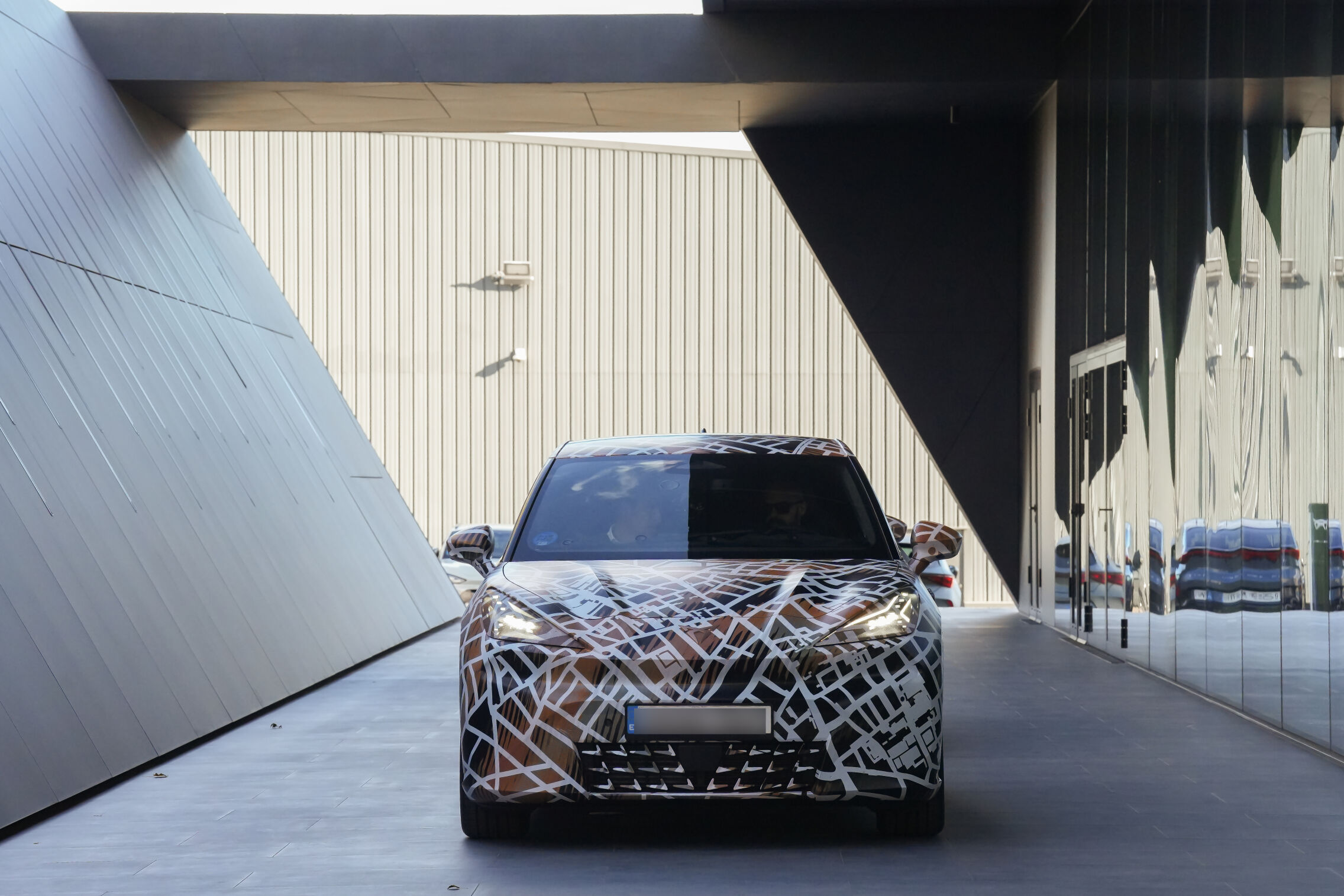 Foto: El Cupra Raval, el primer modelo 100% eléctrico diseñado y producido en Martorell. (Europa Press/David Zorrakino)
