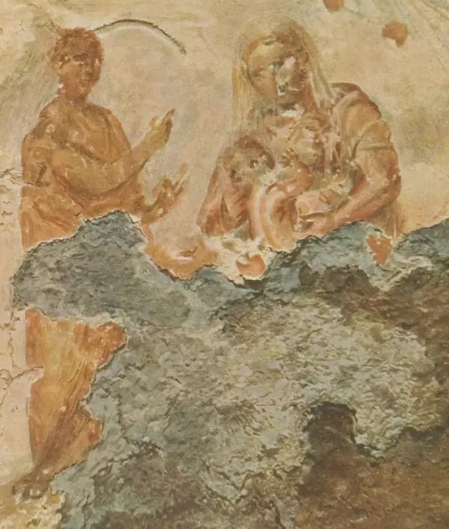 Fresco que se cree reproduce la imagen de la Virgen María en las catacumbas de Priscilla, en Roma.