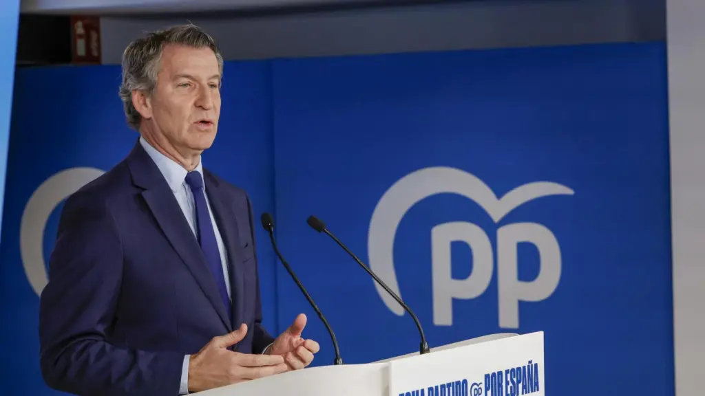 Alberto Núñez Feijóo comparece ante los medios de comunicación para hacer el balance del año 2025.