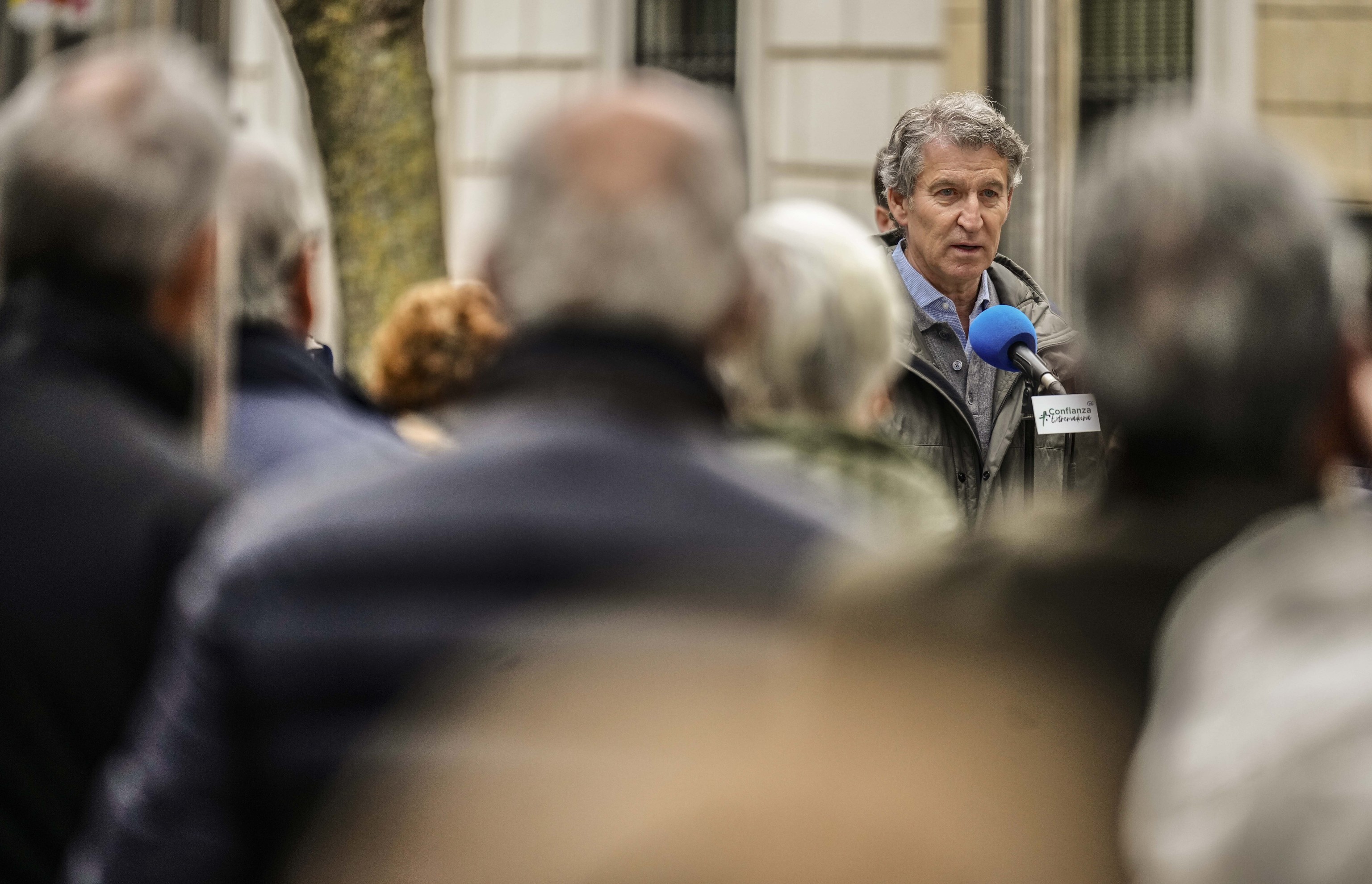El presidente del PP, Alberto Núñez Feijóo, durante una visita a Don Benito (Badajoz).