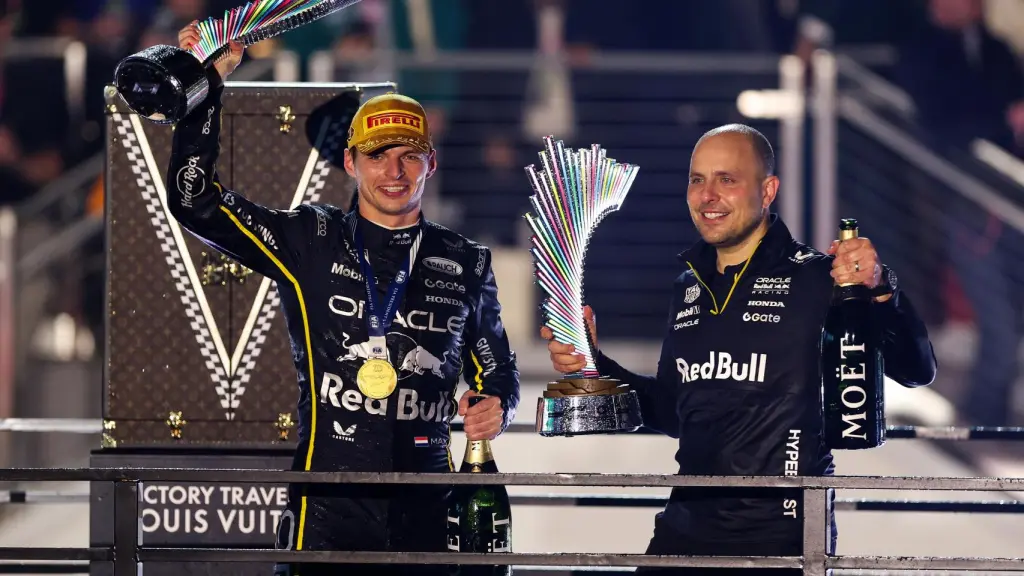 Max Verstappen y Gianpiero Lambiase en el GP de Las Vegas 2025