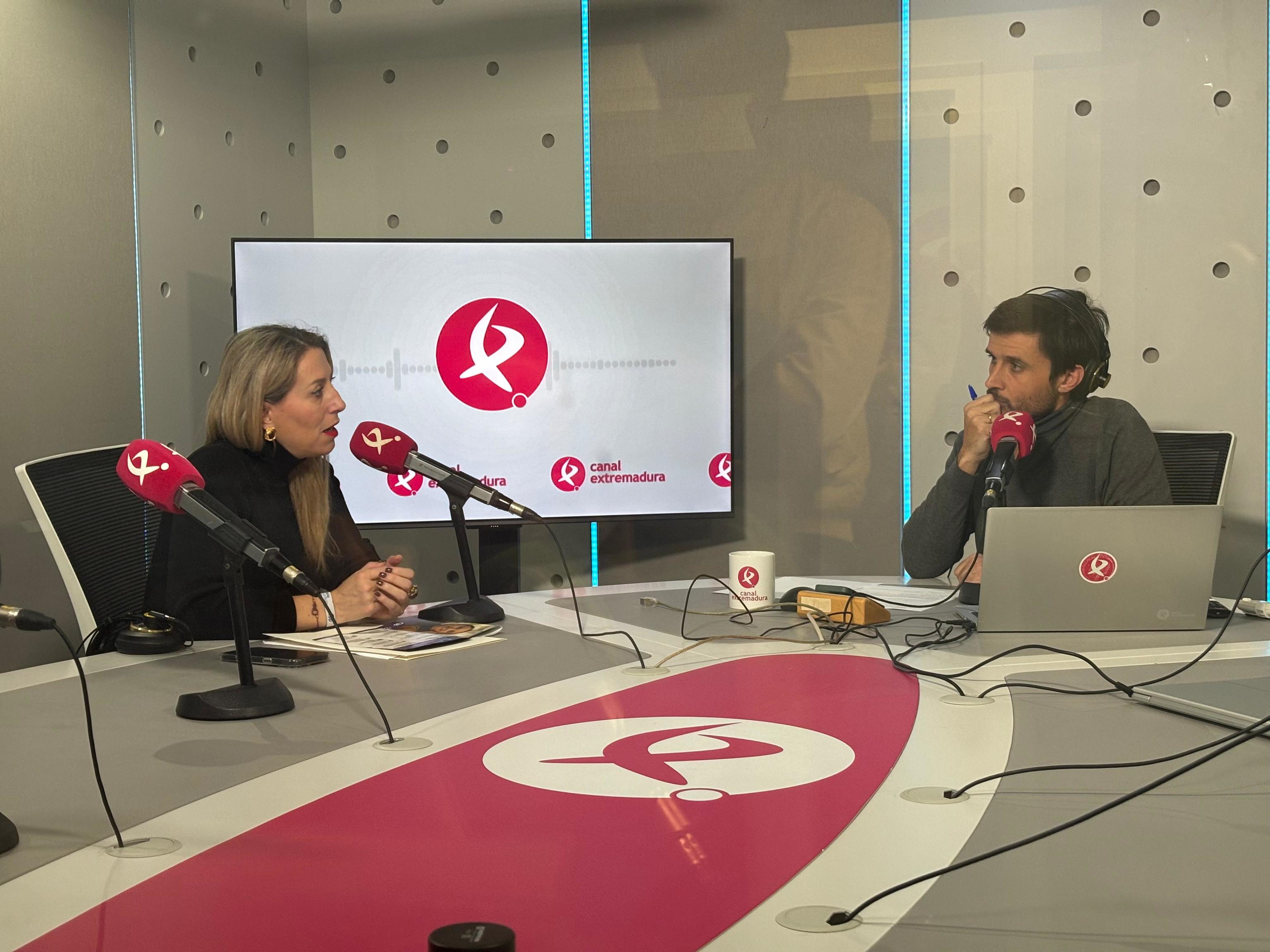 Un momento de la entrevista a María Guardiola realizada este jueves en Canal Extremadura Radio.