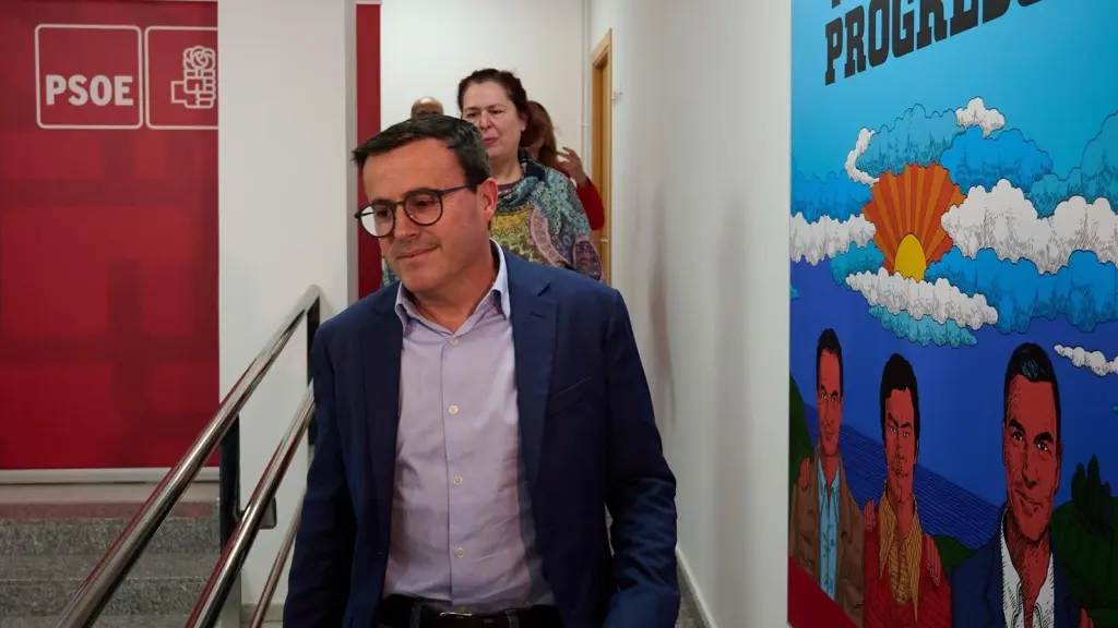 El candidato del PSOE en Extremadura, Miguel Ángel Gallardo, en la noche electoral del 21-D.