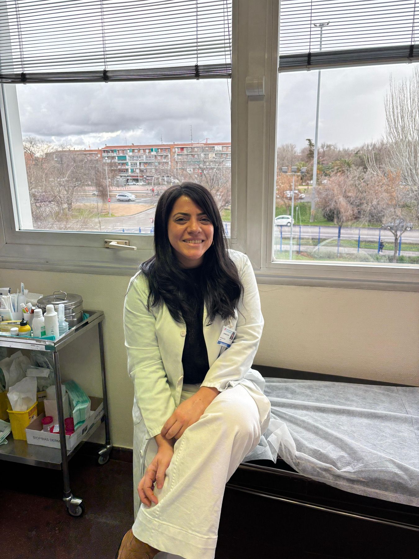 Foto: Pilar Carpy está formándose como especialista en dermatología en el Hospital Universitario 12 de Octubre. (Cedida)