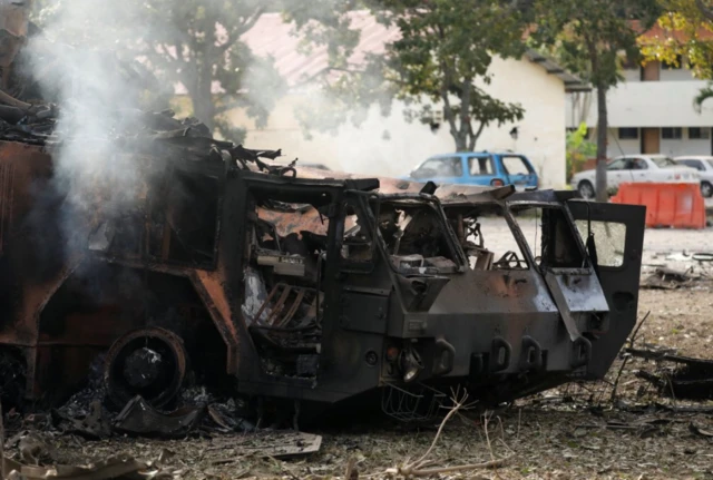 Vehículo destrozado en los ataques de EE.UU. en Venezuela.