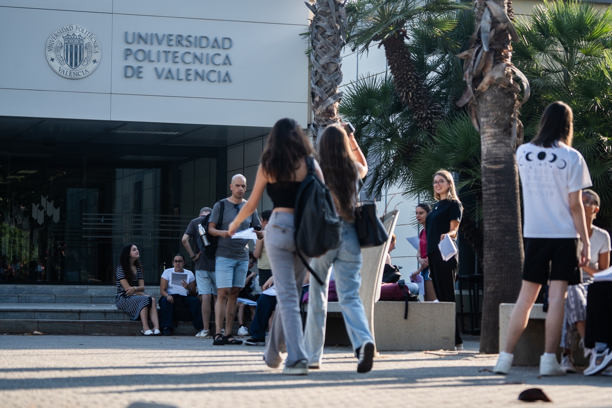Estudiantes de bachillerato acceden a