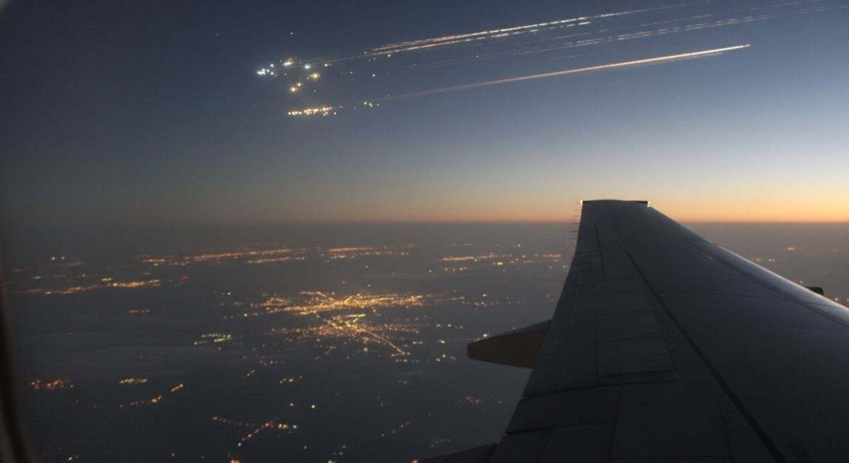 Todos los vuelos están en alerta por potencial impacto de basura espacial generada por explosiones de cohetes de Space X