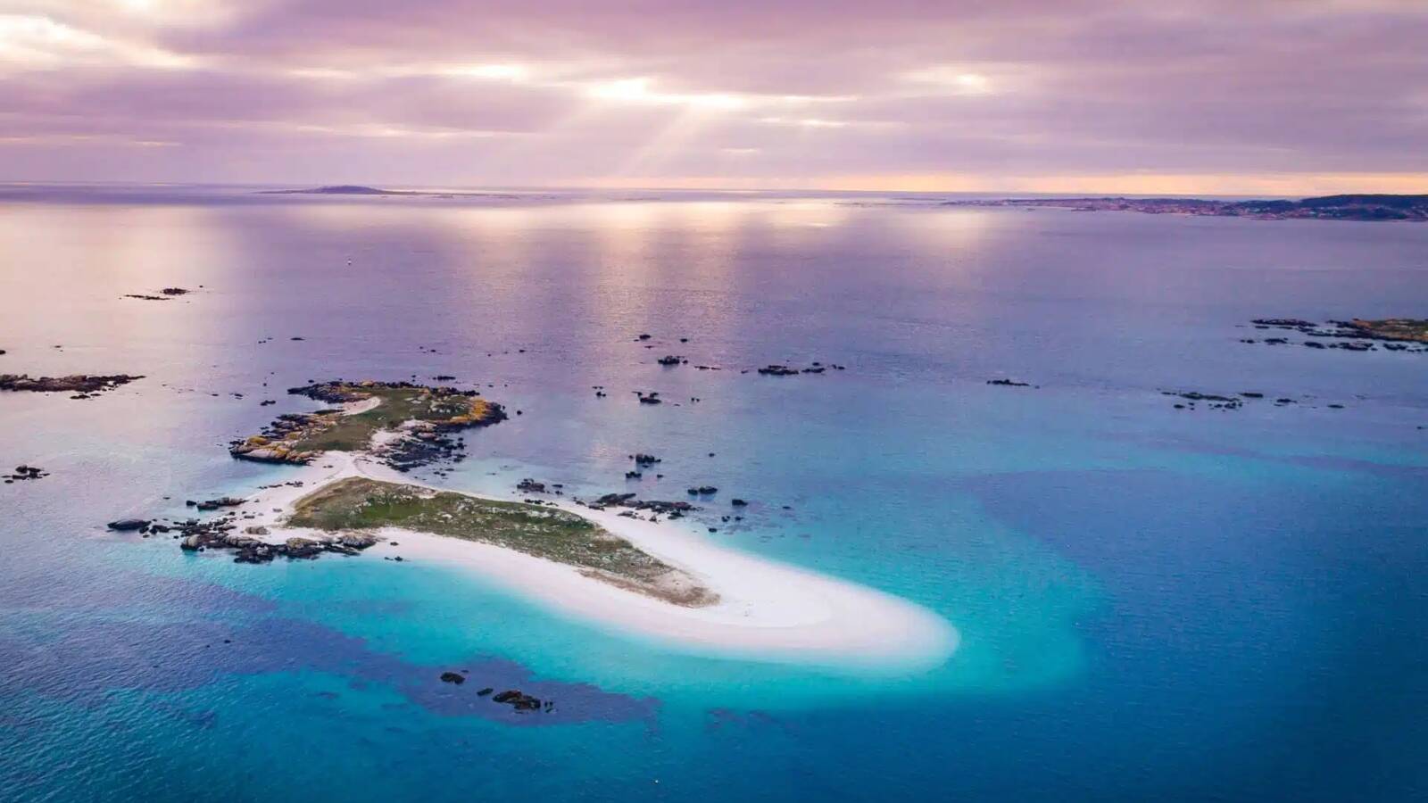 Foto: La isla de Galicia que es un paraíso natural de aguas turquesas. (Islote de Areoso)