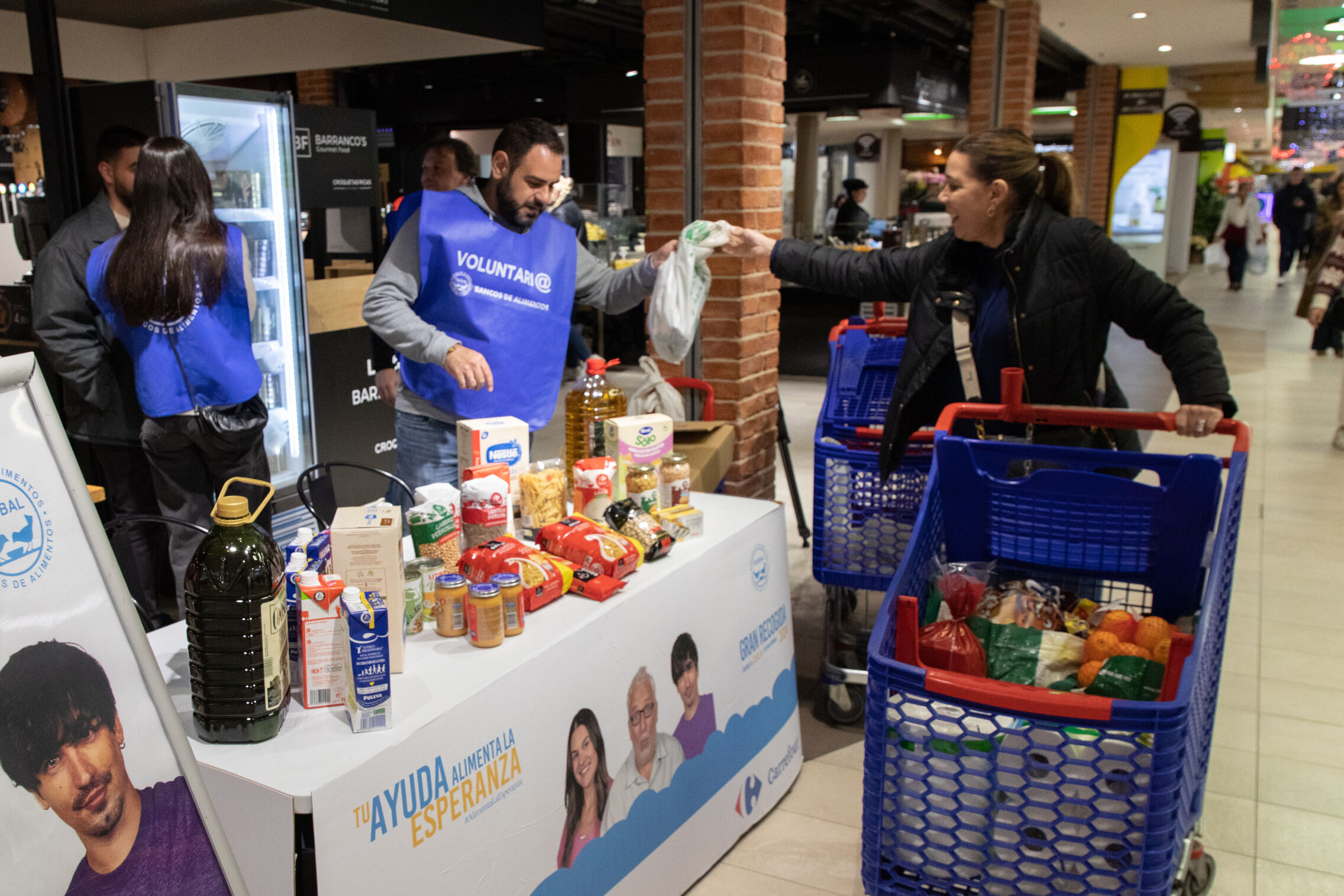 Foto: Gran Recogida de la Fundación Banco de Alimentos de Madrid. (Europa Press/Rafael Bastante)