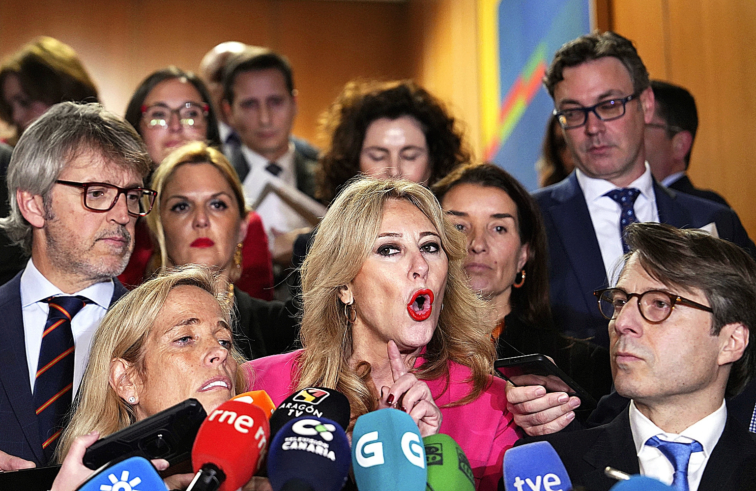 En febrero de 2025, los consejeros de las CCAA del PP abandonaron la reunión del Consejo General de Política Fiscal y dejaron plantada a la ministra Montero, en protesta por la 'superquita'.
