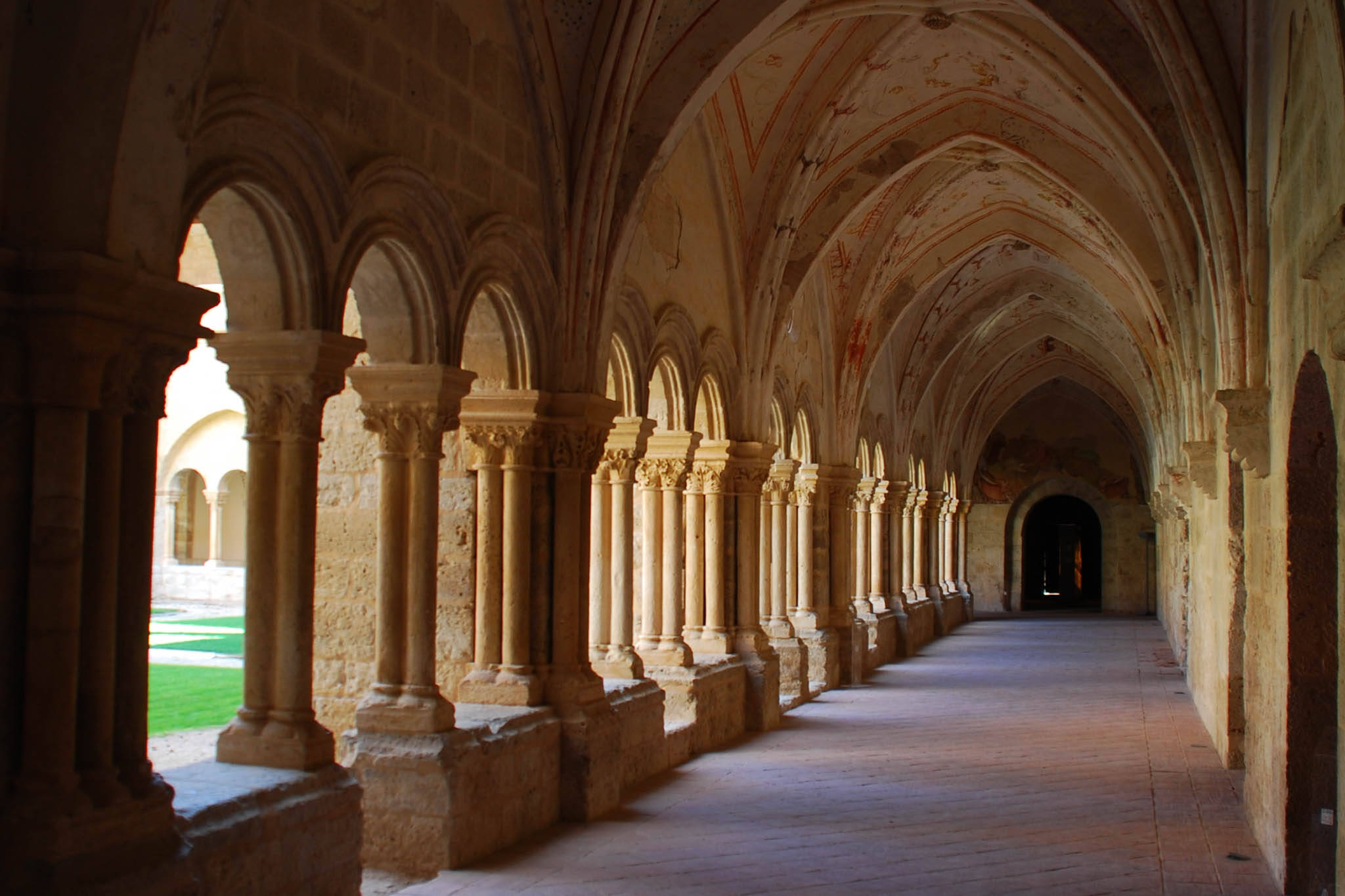 Foto: El precioso claustro de Valladolid que es uno de los más bonitos de España. (Fundación Las Edades del Hombre)