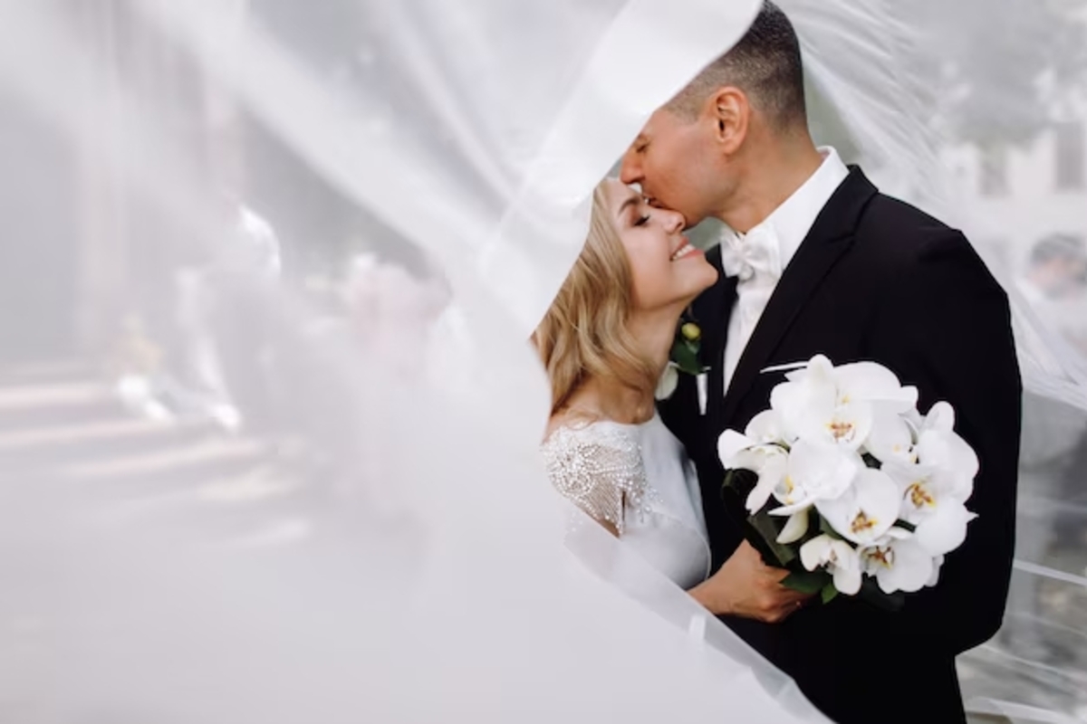 Pareja en una boda (Freepik)