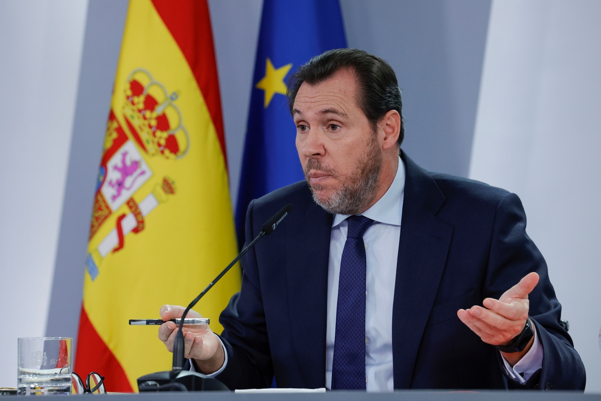 El ministro de Transportes y