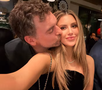 Pau Gasol junto a su