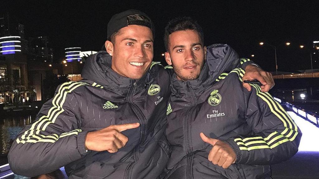 José Carlos Lazo, junto a Cristiano Ronaldo en la pretemporada de 2015 del Real Madrid