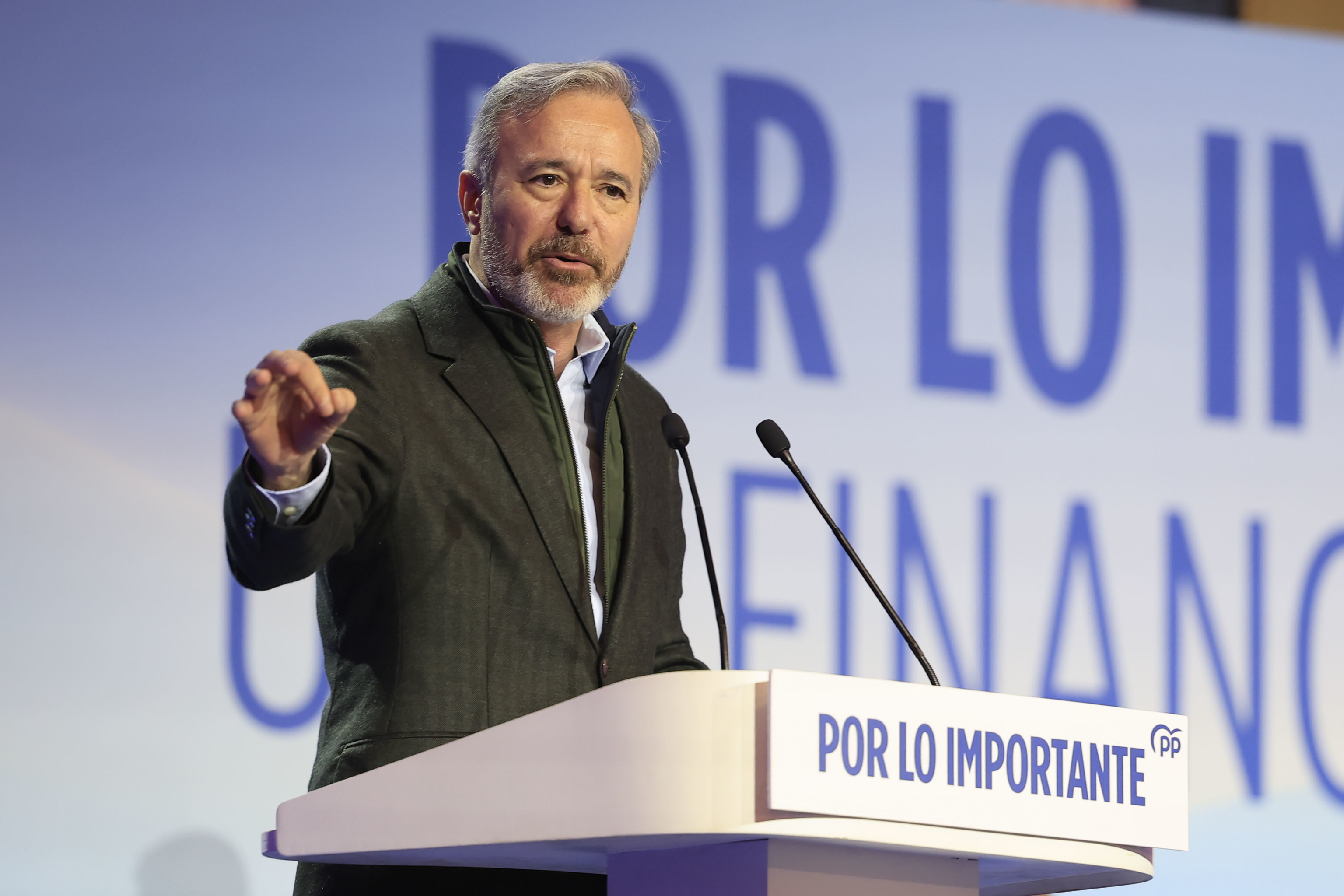El presidente de Aragón, Jorge Azcón, interviene en el acto de presentación de la 'Declaración de Zaragoza', celebrado ayer en la capital aragonesa