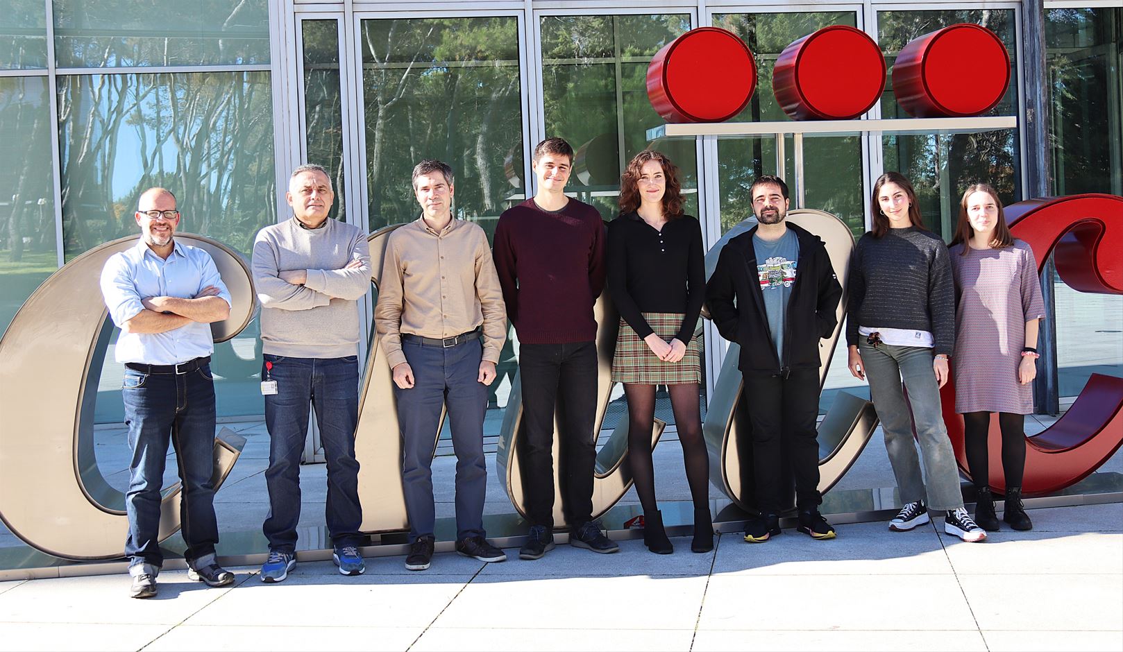 Foto: De izquierda a derecha: Miguel Sánchez Álvarez, Miguel Ángel del Pozo, David Sancho, Ignacio Heras Murillo, Gillian Dunphy, Aitor Jarit Cabanillas, Elena Moya Ruiz e Irene Adán Barrientos. (CNIC)