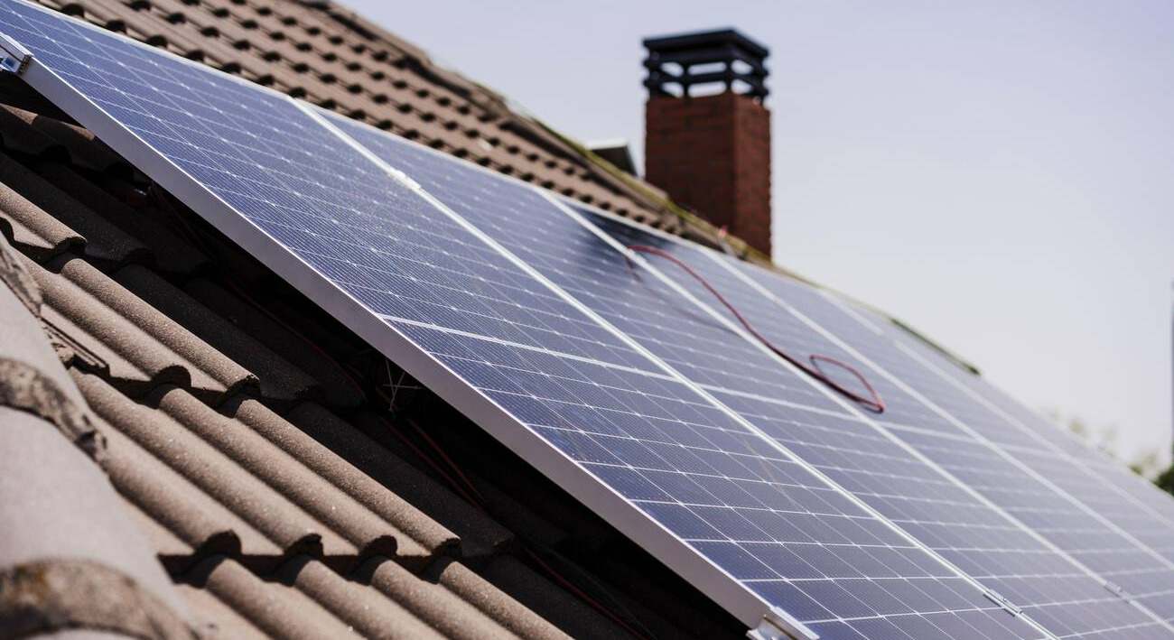 Qué son las baterías solares y por qué deberías poner una en tu casa si tienes placas en tu casa