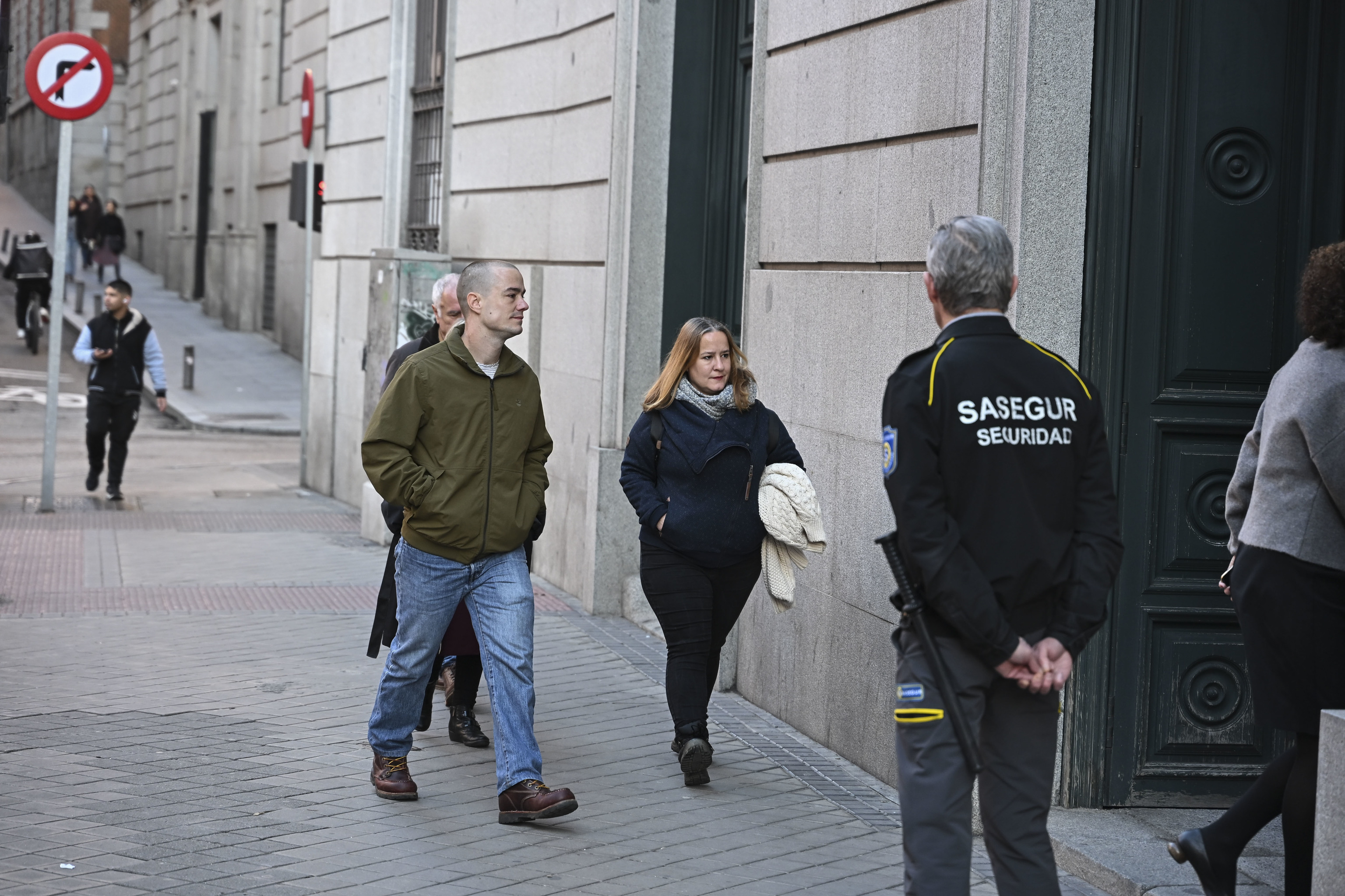 José María Basoa, uno de los españoles liberados, a su llegada al ministerio de Asuntos Exteriores