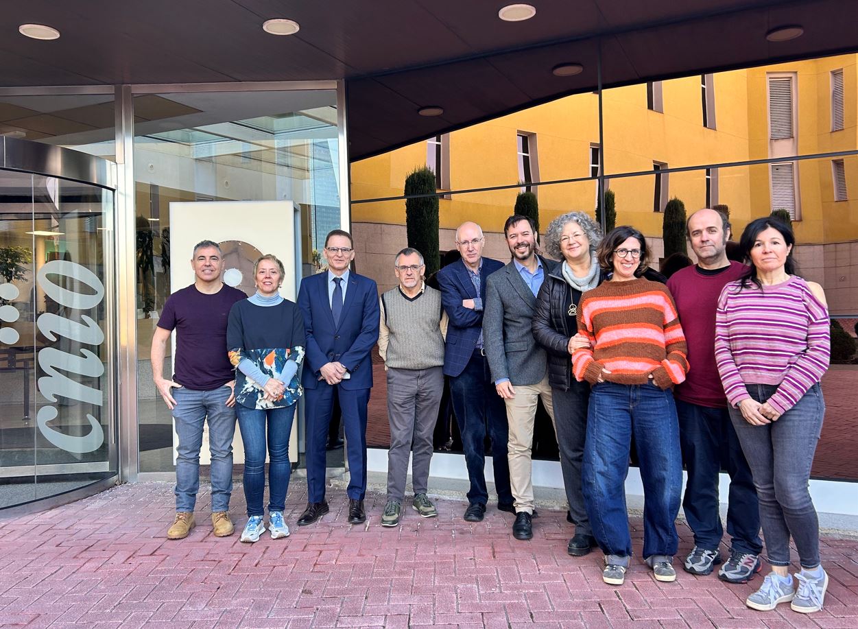 Foto: Parte del nuevo equipo directivo del CNIO. Desde la izda.: Llorca, Soengas, Bernabé, Real, Peláez, Rabadán, Malats, Rodríguez, Fernández-Capetillo y González.