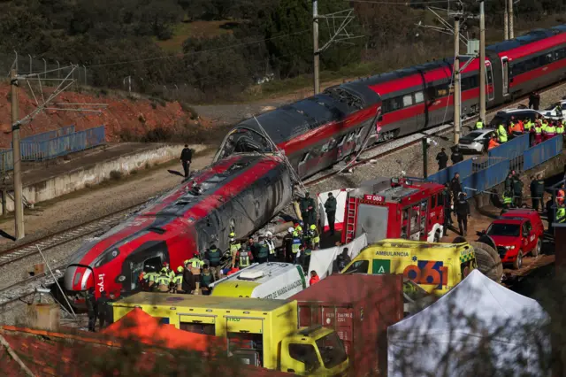 Tren Iryo descarrilado.