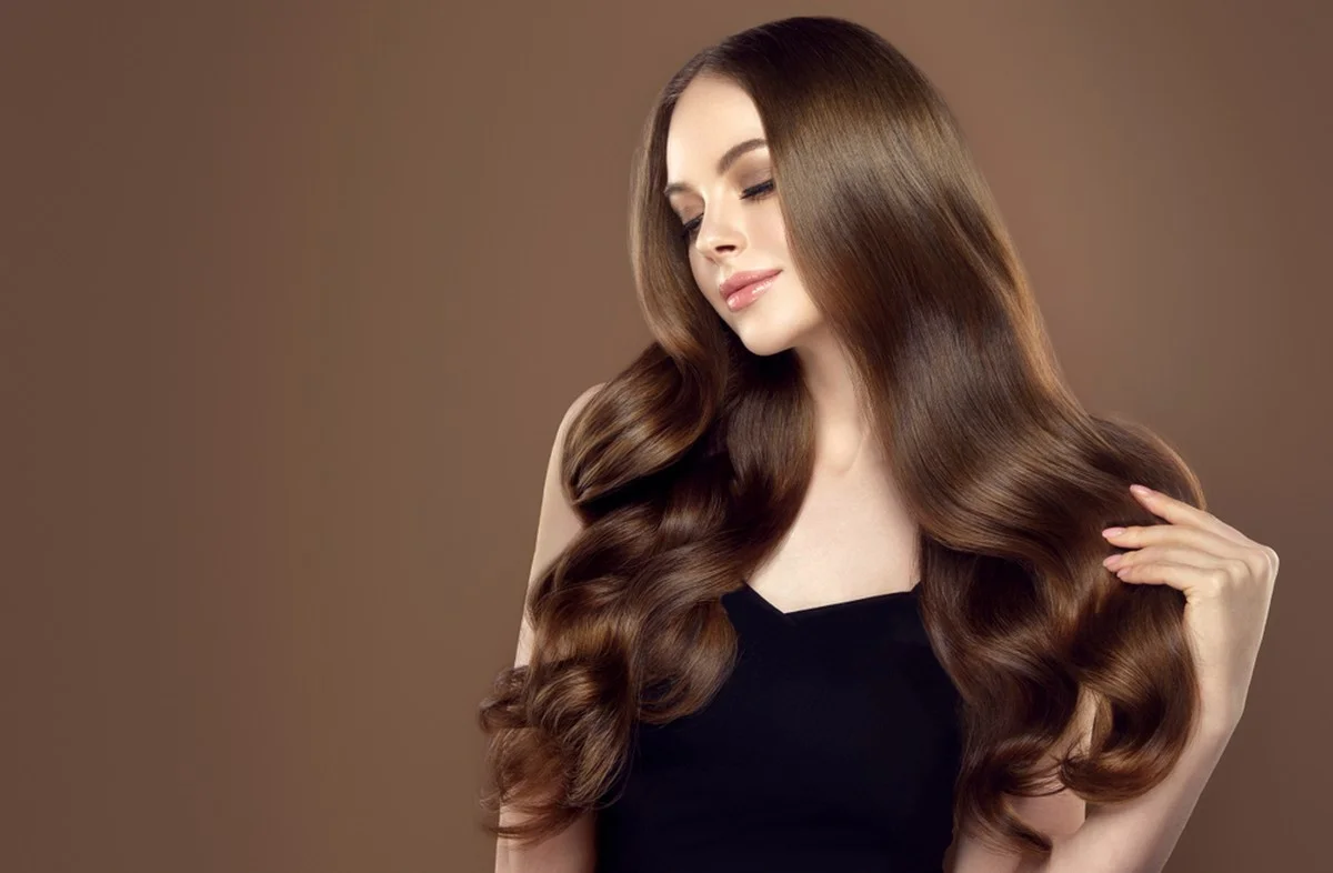Adiós al cabello opaco: el secreto soviético de $0 que supera a cualquier cosmético caro - image 1