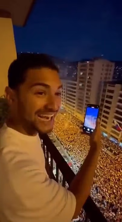 Video showing protesters celebrating with fireworks shows signs of being fake. 