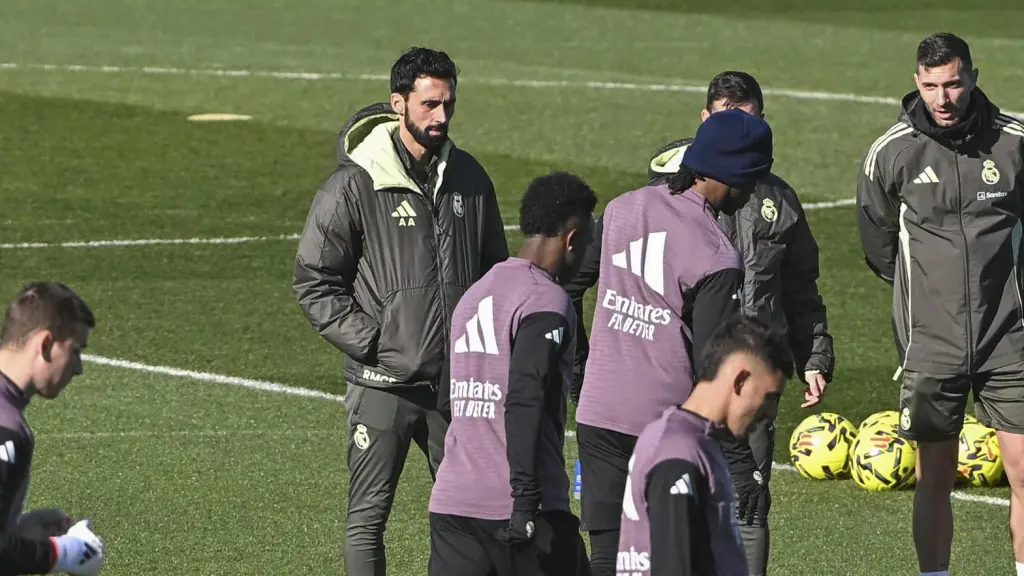 Álvaro Arbeloa, en el entrenamiento del Real Madrid de este sábado