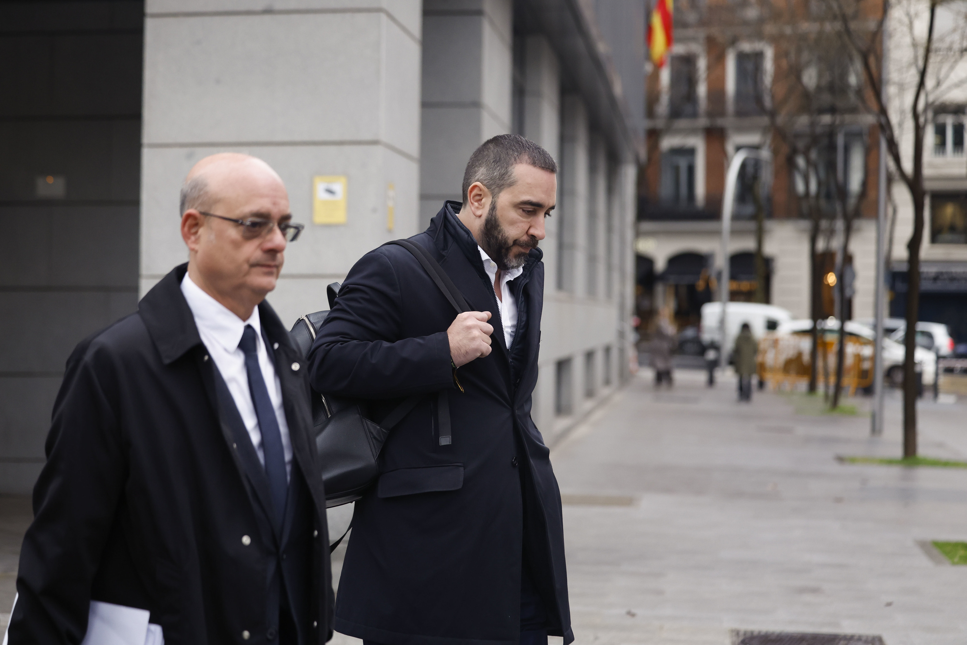 Víctor de Aldama, a su llegada este jueves a la Audiencia Nacional acompañado de su abogado, José Antonio Choclán.