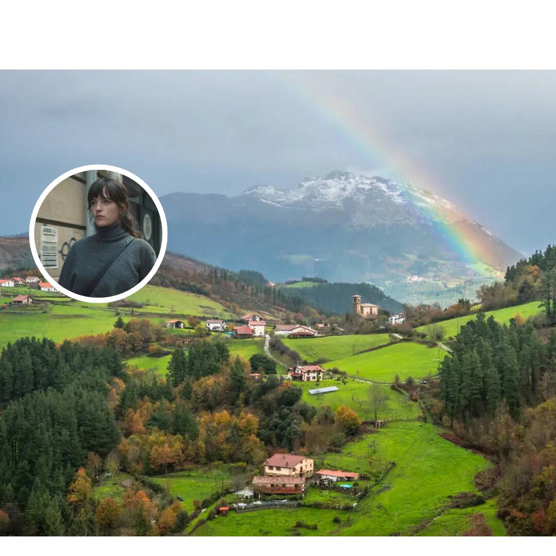 Foto: Un valle verde y sereno, salpicado de caseríos y rodeado de montañas, es mencionado en esta producción española de Netflix. (Shutterstock/Netflix)