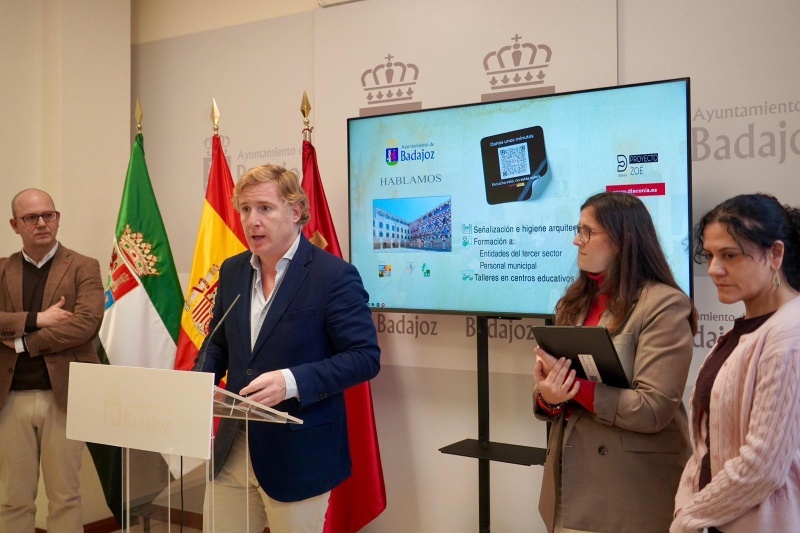 El alcalde Ignacio Gragera, ayer, en la presentación de la campaña.