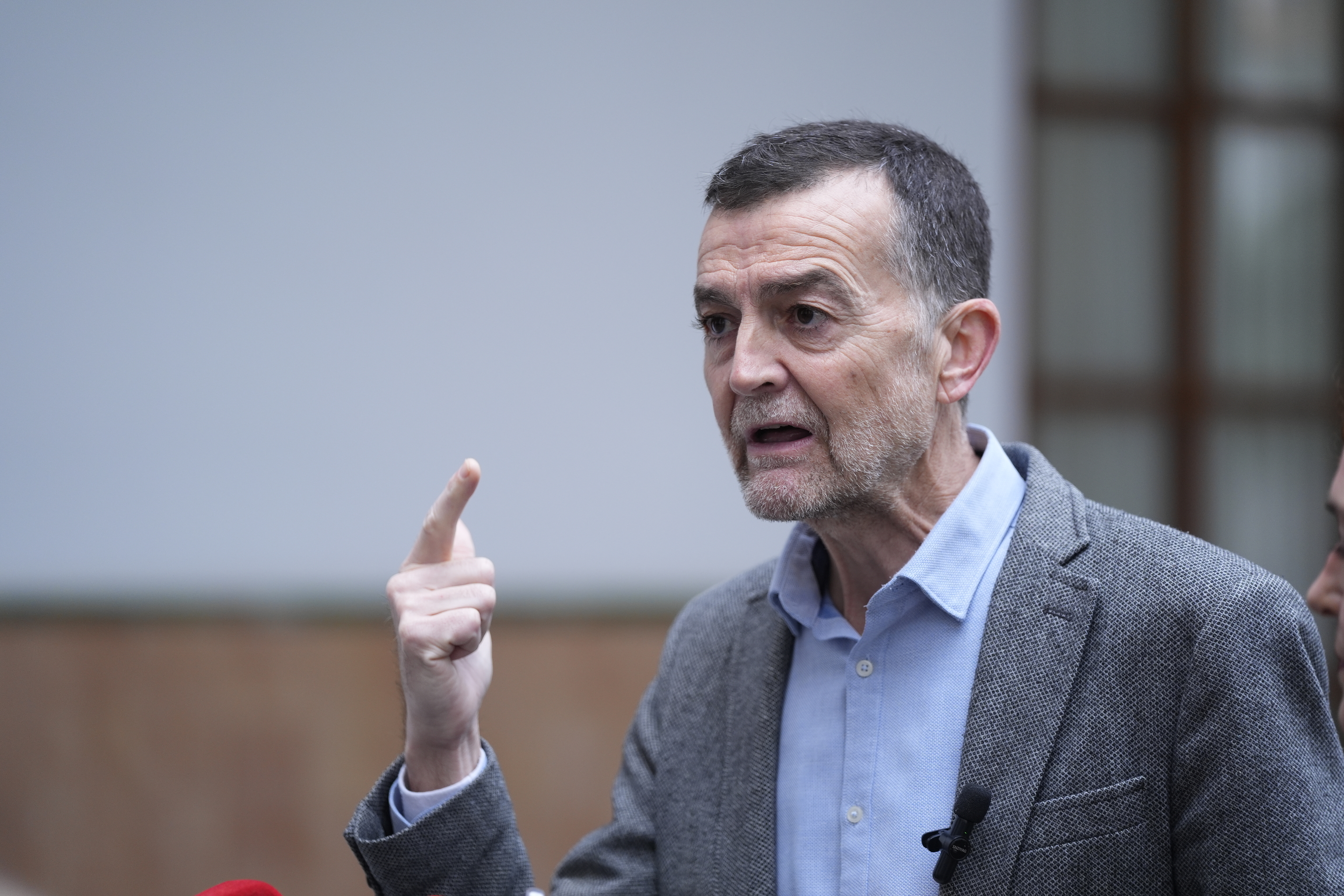 El líder de IU, Antonio Maíllo, en unas recientes declaraciones en el Parlamento Andaluz.