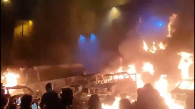 Edificios en llamas en Teherán