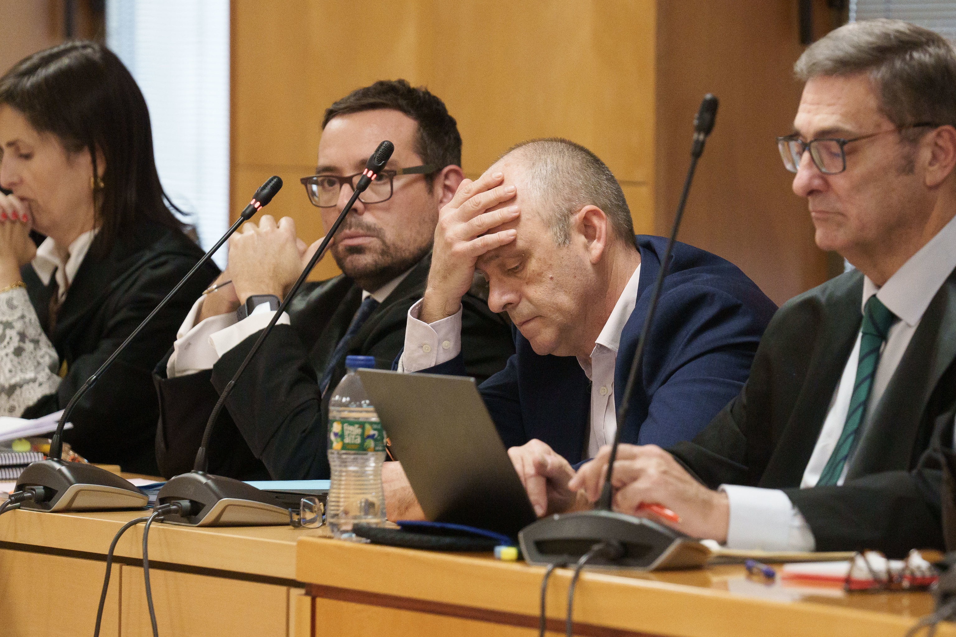Imagen de Antonio Bautista (segundo dcha.) en el juicio por el caso Mediador.