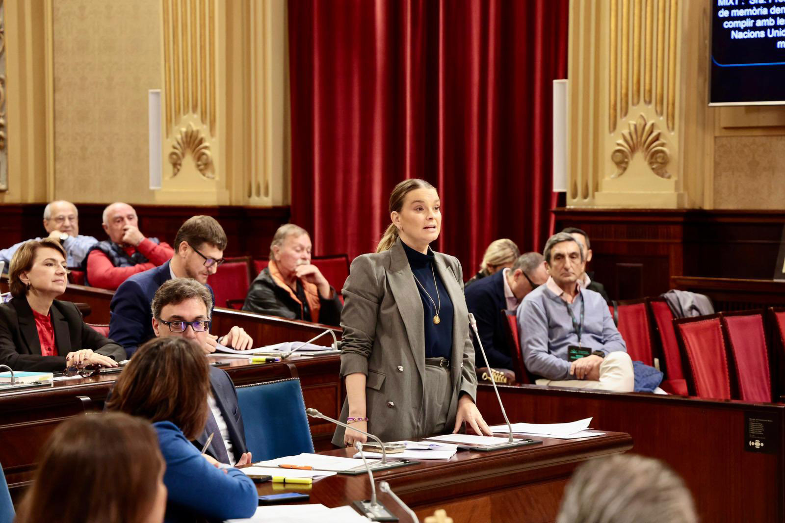 Marga Prohens, en el pleno del parlamento de las islas Baleares.