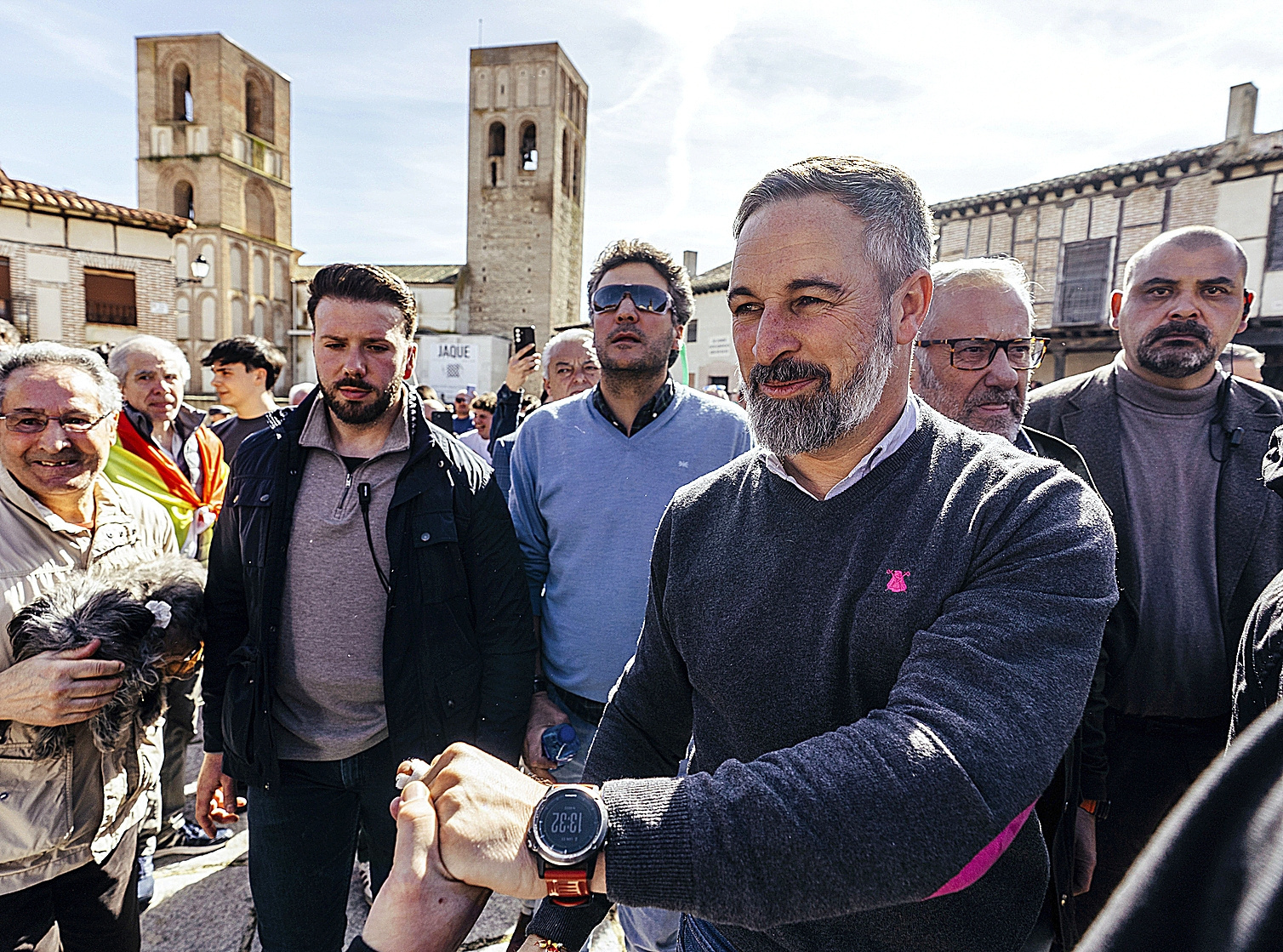 El líder de Vox, Santiago Abascal, visita a la localidad abulense de Arévalo.