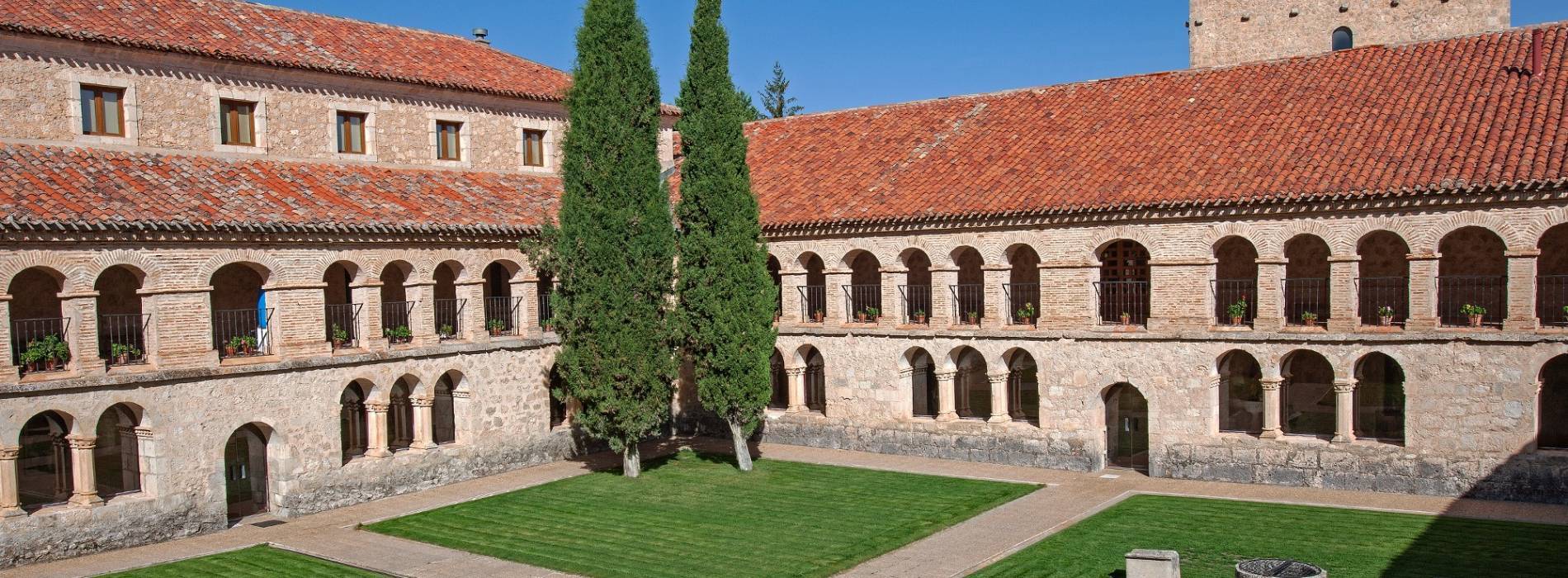 Foto: Un precioso monasterio en una bonita villa burgalesa. (Turismo de Castilla y León)