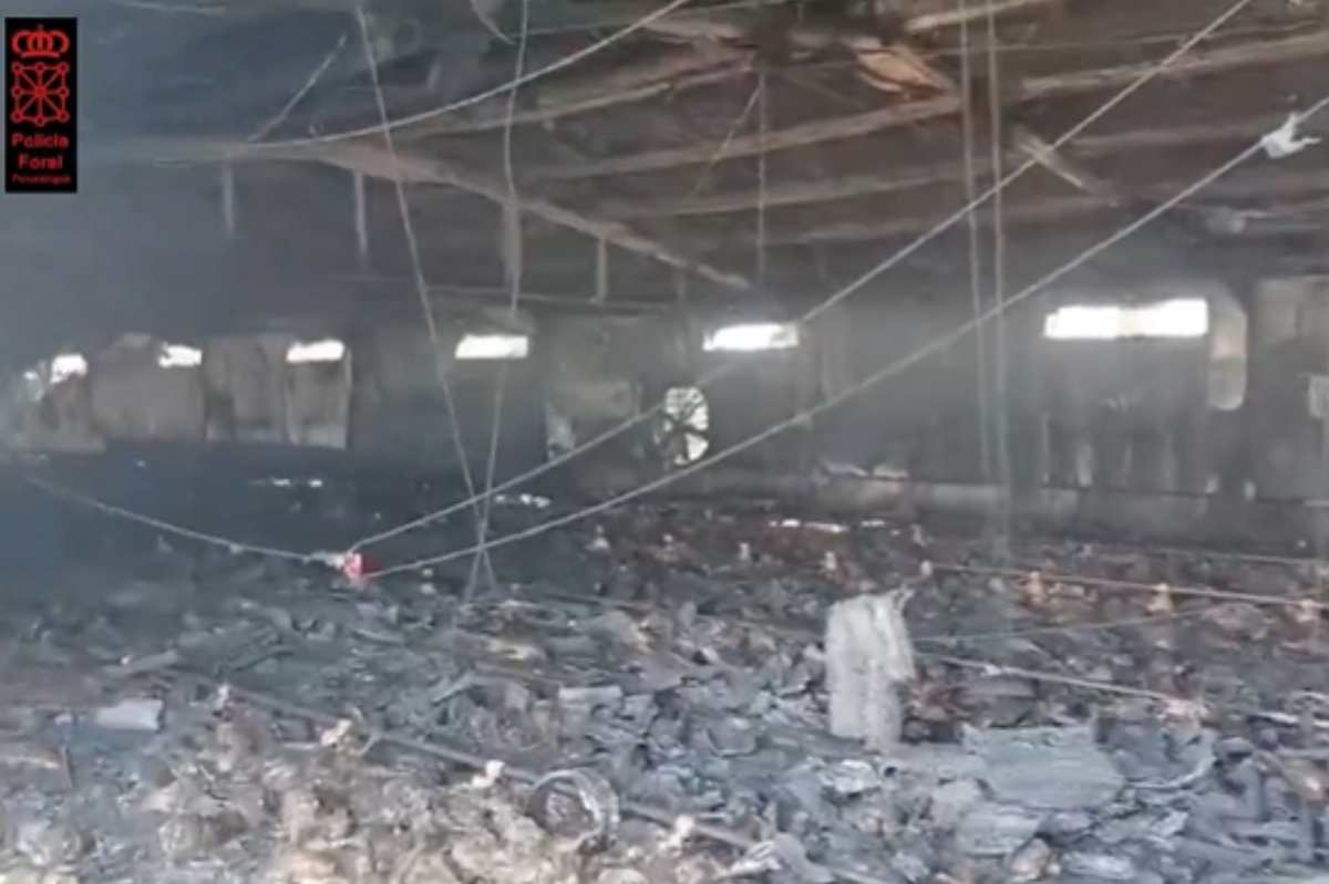 La nave de Villafranca arrasada por el incendio.