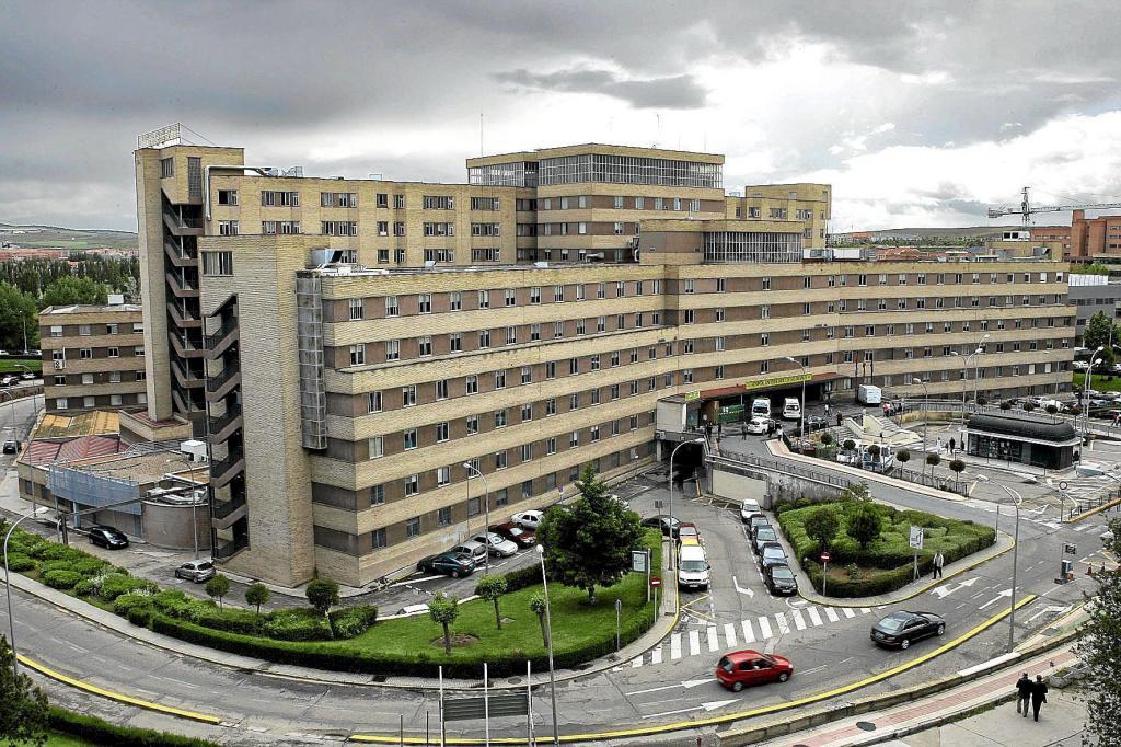 Hospital Clínico de Salamanca, junto al lugar del accidente.