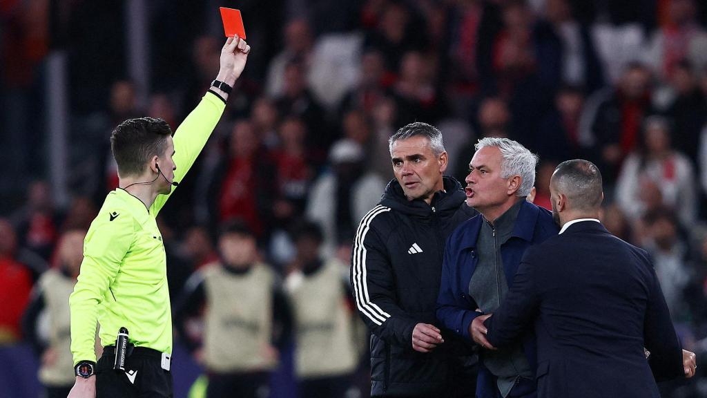 Mourinho, expulsado durante el Benfica - Real Madrid.
