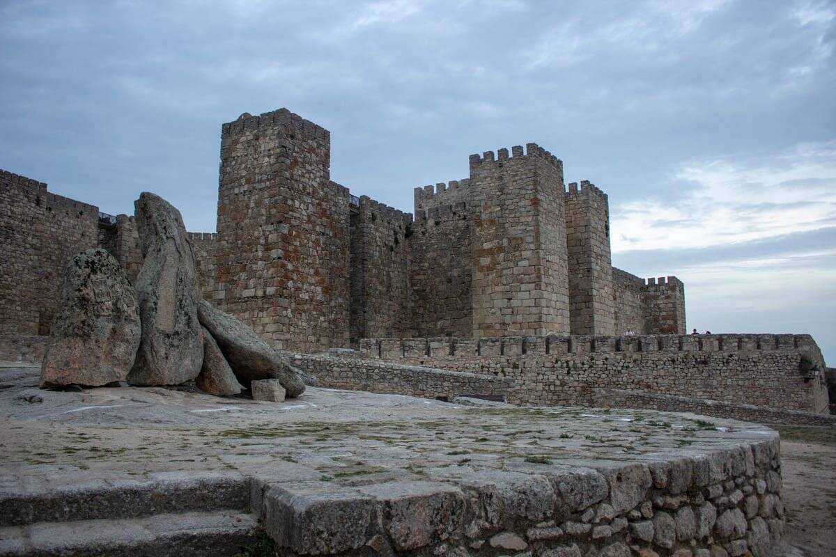 Foto: El castillo que tienes que descubrir en Extremadura, uno de los más bonitos de España. (Visitas Guiadas Trujillo)
