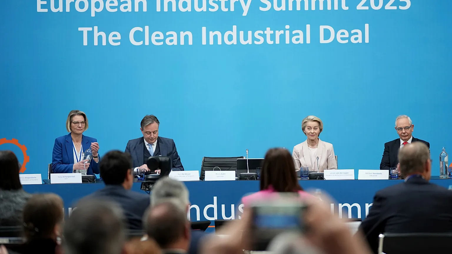European Commission President Ursula von der Leyen, second right, and Belgium's PM Bart De Wever, second left, attend the European Industry Summit in Antwerp, Belgium