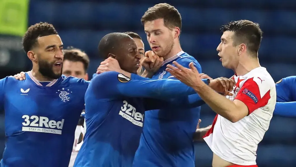El incidente entre Kúdela y Kamara en un partido de Europa League de 2021