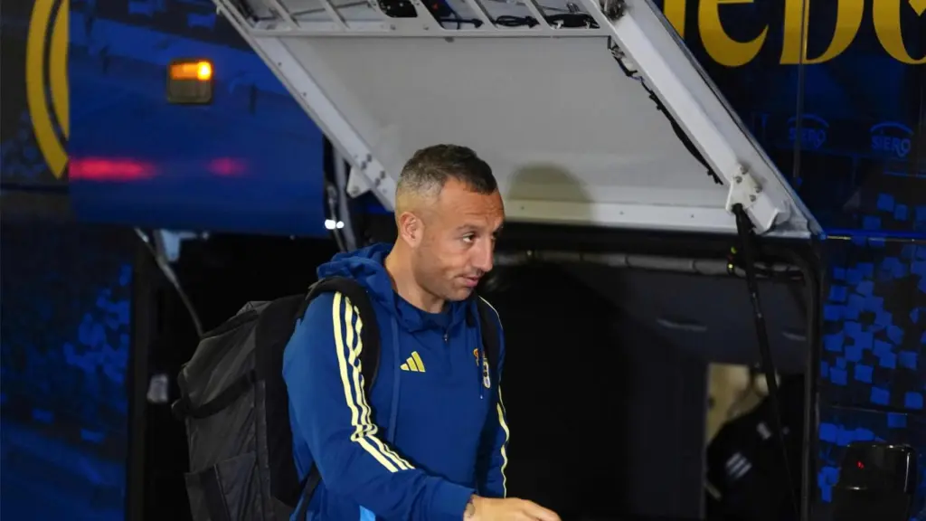 Santi Cazorla, a la llegada del Oviedo a Madrid tras el aplazamiento del partido contra el Rayo Vallecano