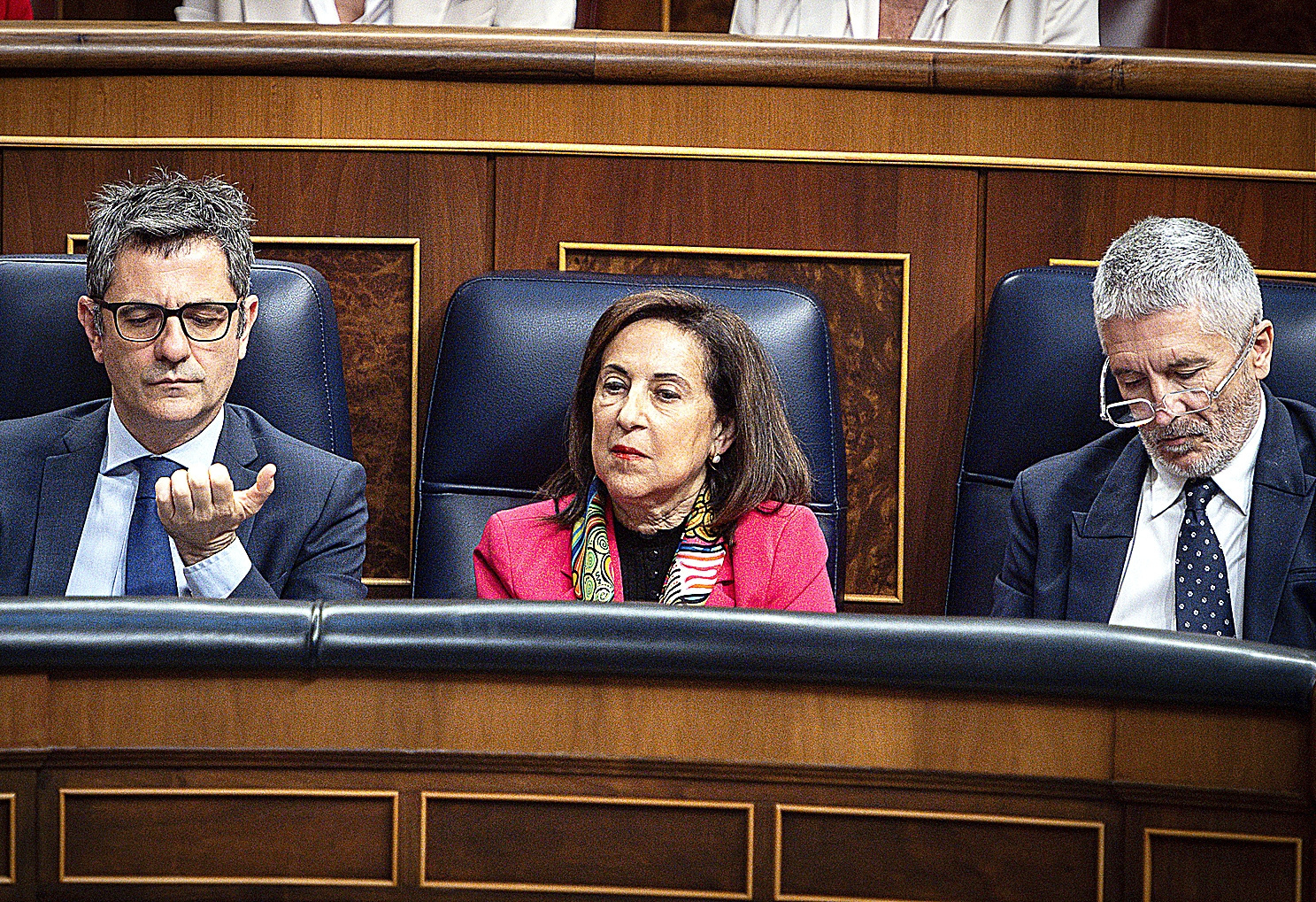 Margarita Robles es la segunda más valorada del Ejecutivo, por detrás de Carlos Cuerpo. En verano del año pasado chocó con Bolaños por la nueva norma de secretos oficiales y luego porfió con Moncloa por los documentos del 23-F. Ahora sus compañeros le afean su falta de apoyo a Marlaska.